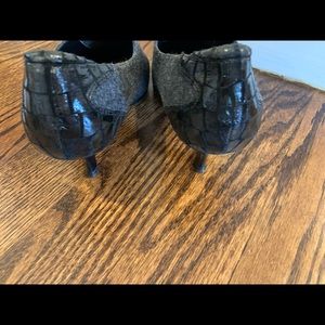 Donald J. Pliner Shoes - Donald J. Pliner gray wool booties Donald J. Pliner Shoes - Donald J. Pliner gray wool booties